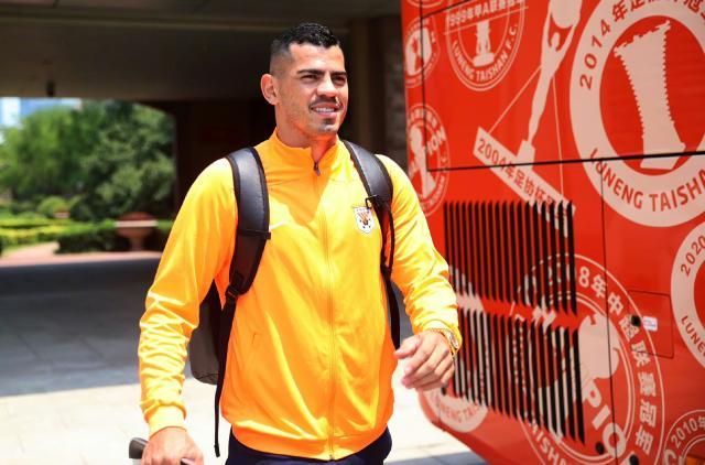 9393体育平台-泰山西征上演“似是故人来” 崔康熙正谋求战术变革