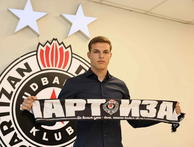 隆戈：米兰再次接触贝尔格莱德游击谈科斯蒂奇，距离进一步拉近